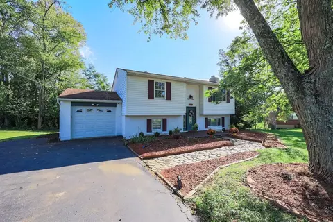 570 Marilyn Ln, Cincinnati, OH 45255 photo 2