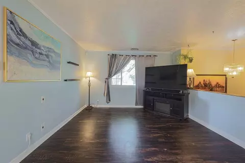570 Marilyn Ln, Cincinnati, OH 45255 photo 4