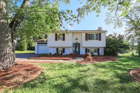 570 Marilyn Ln, Cincinnati, OH 45255 photo 1