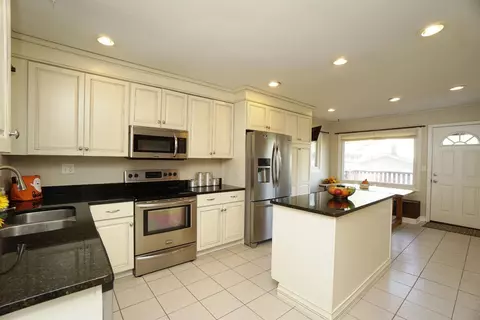 8787 Empire Ct, Cincinnati, OH 45231 photo 9