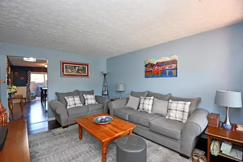 286 Jonathan Ct, Cincinnati, OH 45255 photo 3
