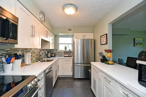 286 Jonathan Ct, Cincinnati, OH 45255 photo 9