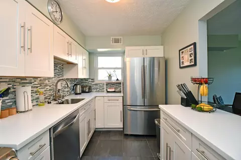 286 Jonathan Ct, Cincinnati, OH 45255 photo 10