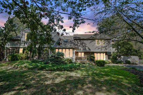 9872 Zig Zag Rd, Montgomery, OH 45242 photo 1