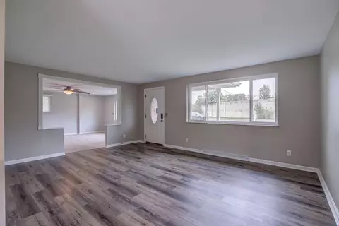 4083 Pleasant St, Cincinnati, OH 45245 photo 4