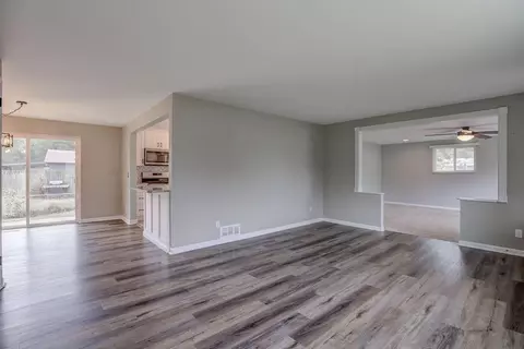 4083 Pleasant St, Cincinnati, OH 45245 photo 5