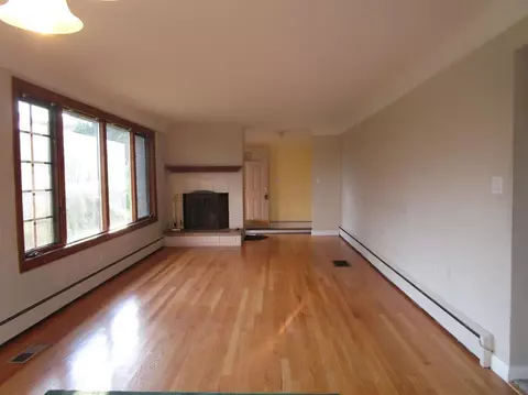 460 Deanview Dr, Cincinnati, OH 45224 photo 3
