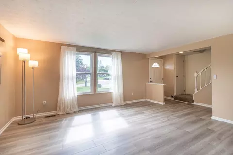 2630 Crest Rd, Cincinnati, OH 45231 photo 8