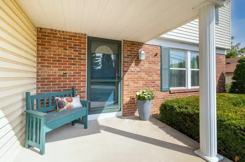 2630 Crest Rd, Cincinnati, OH 45231 photo 4