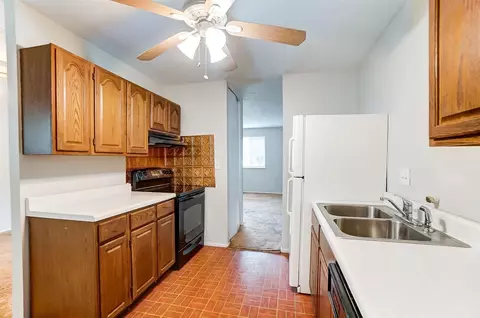 9765 Arvin Ave, Cincinnati, OH 45231 photo 12