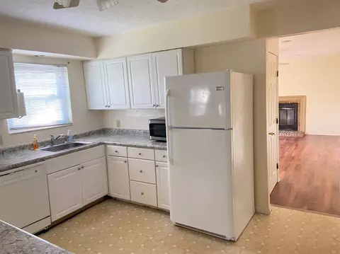 915 Sarbrook Dr, Cincinnati, OH 45231 photo 8