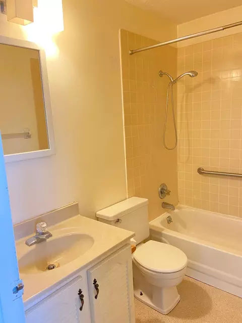 915 Sarbrook Dr, Cincinnati, OH 45231 photo 13