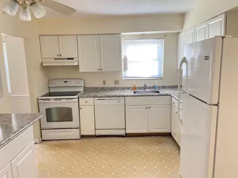 915 Sarbrook Dr, Cincinnati, OH 45231 photo 7
