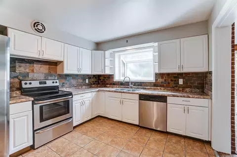 2713 Eugenie Ln, Cincinnati, OH 45211 photo 11