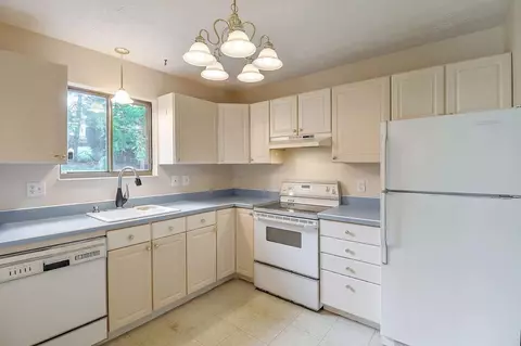2414 Crest Rd, Cincinnati, OH 45231 photo 17