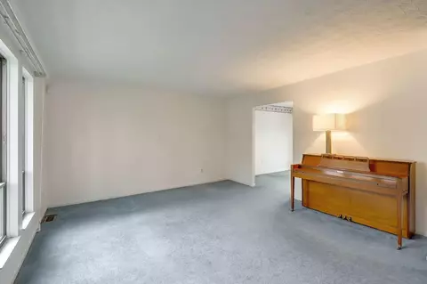 2414 Crest Rd, Cincinnati, OH 45231 photo 8