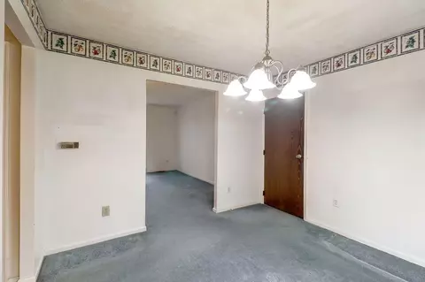 2414 Crest Rd, Cincinnati, OH 45231 photo 21