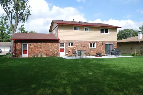 745 Danbury Rd, Forest Park, OH 45240 photo 2
