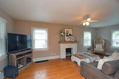 4334 Eileen Dr, Cincinnati, OH 45209 photo 4