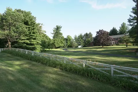 7519 Ayers Rd, Cincinnati, OH 45255 photo 2