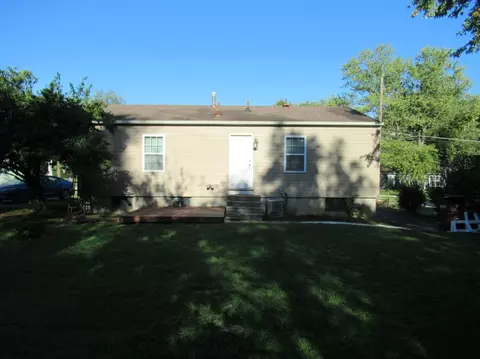 4296 Beechmont Dr, Cincinnati, OH 45244 photo 2