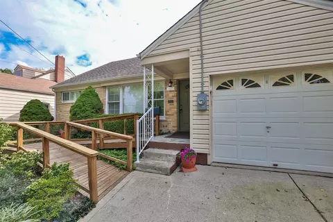 1003 Hempstead Dr, Cincinnati, OH 45231 photo 3