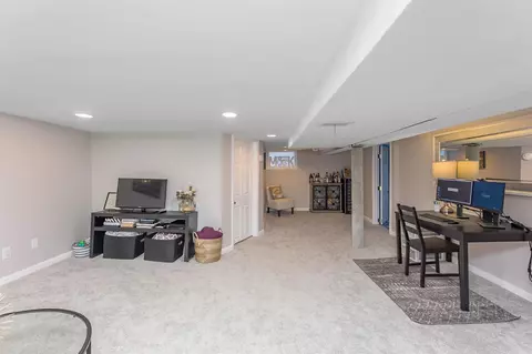 8905 Summit Ave, Blue Ash, OH 45242 photo 17