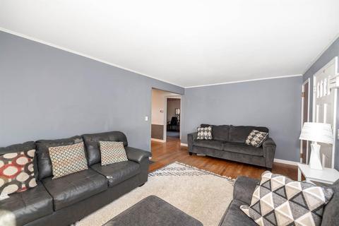 8070 Colette Ln, Cincinnati, OH 45224 photo 7