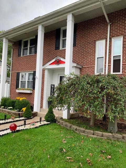 19 Brompton Ln, Greenhills, OH 45218 photo 1