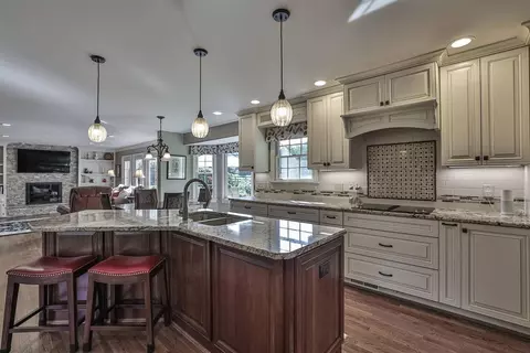 5577 Samstone Ct, Blue Ash, OH 45242 photo 12
