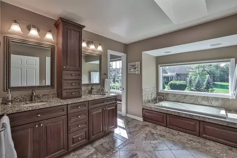 5577 Samstone Ct, Blue Ash, OH 45242 photo 19