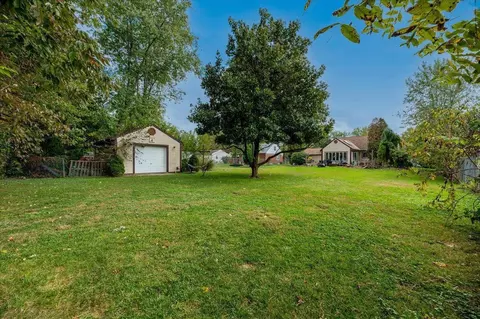 8292 Forest Rd, Cincinnati, OH 45255 photo 3