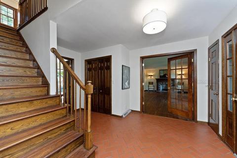 5871 Ropes Dr, Cincinnati, OH 45244 photo 4