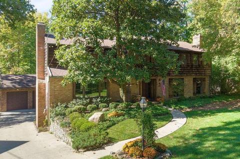 5871 Ropes Dr, Cincinnati, OH 45244 photo 2