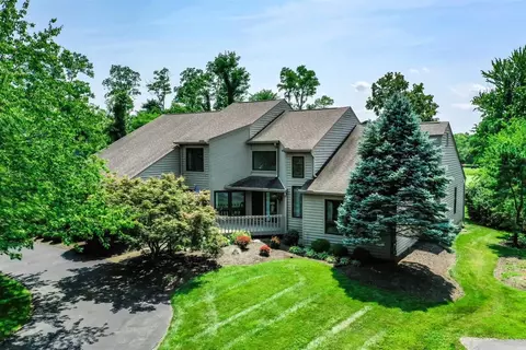 7 Heritage Rd, Blue Ash, OH 45241 photo 2
