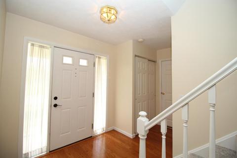 844 Cedarhill Dr, Cincinnati, OH 45240 photo 3