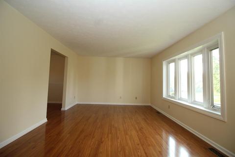 844 Cedarhill Dr, Cincinnati, OH 45240 photo 6