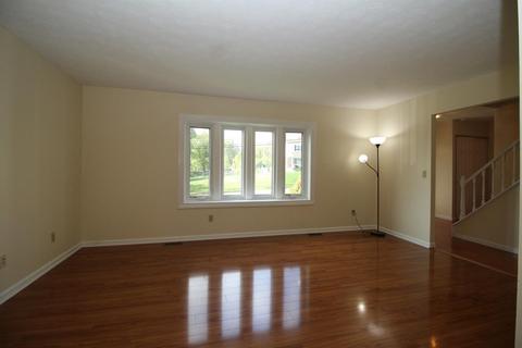 844 Cedarhill Dr, Cincinnati, OH 45240 photo 5