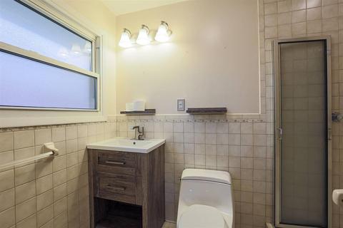 54 Hamlin Dr, Greenhills, OH 45218 photo 13