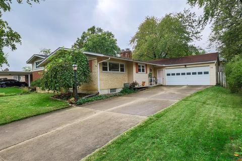 54 Hamlin Dr, Greenhills, OH 45218 photo 1