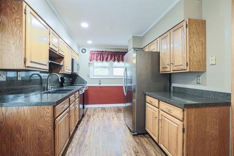 54 Hamlin Dr, Greenhills, OH 45218 photo 8