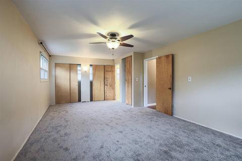 54 Hamlin Dr, Greenhills, OH 45218 photo 12