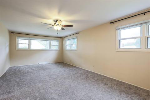54 Hamlin Dr, Greenhills, OH 45218 photo 11