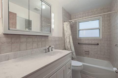 54 Hamlin Dr, Greenhills, OH 45218 photo 23