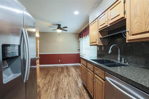 54 Hamlin Dr, Greenhills, OH 45218 photo 10