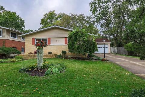 54 Hamlin Dr, Greenhills, OH 45218 photo 2