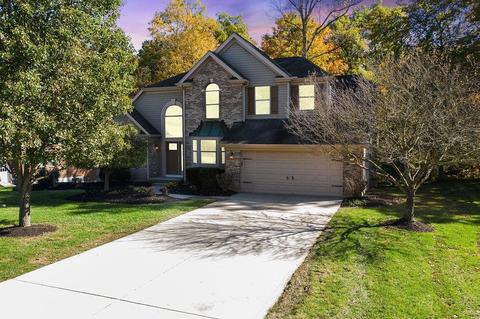 882 Castlebay Dr, Cincinnati, OH 45245 photo 2