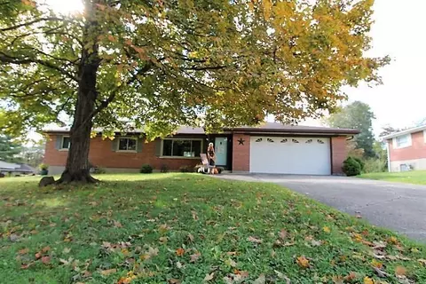 877 Sycamore Blvd, Cincinnati, OH 45245 photo 2
