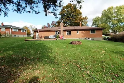 877 Sycamore Blvd, Cincinnati, OH 45245 photo 6