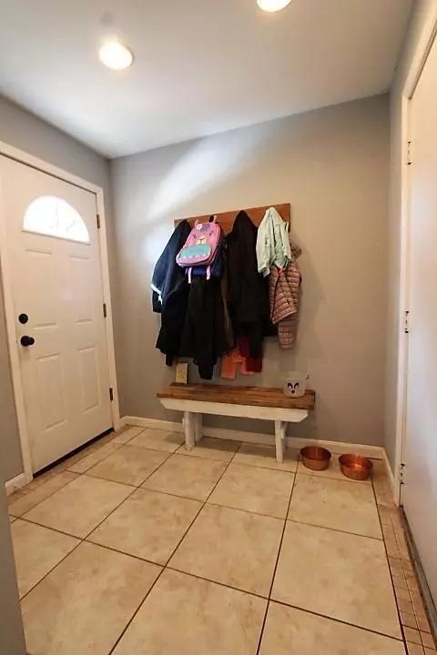 877 Sycamore Blvd, Cincinnati, OH 45245 photo 21